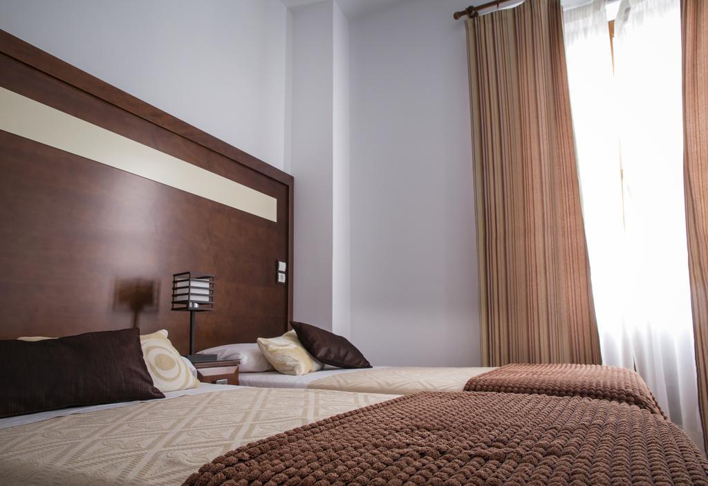 Apartamentos Casa De La Lonja غرناطة الغرفة الصورة