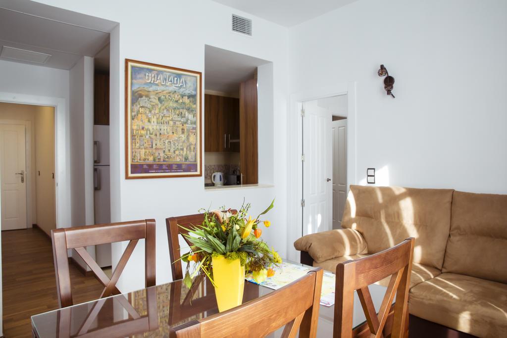 Apartamentos Casa De La Lonja غرناطة الغرفة الصورة