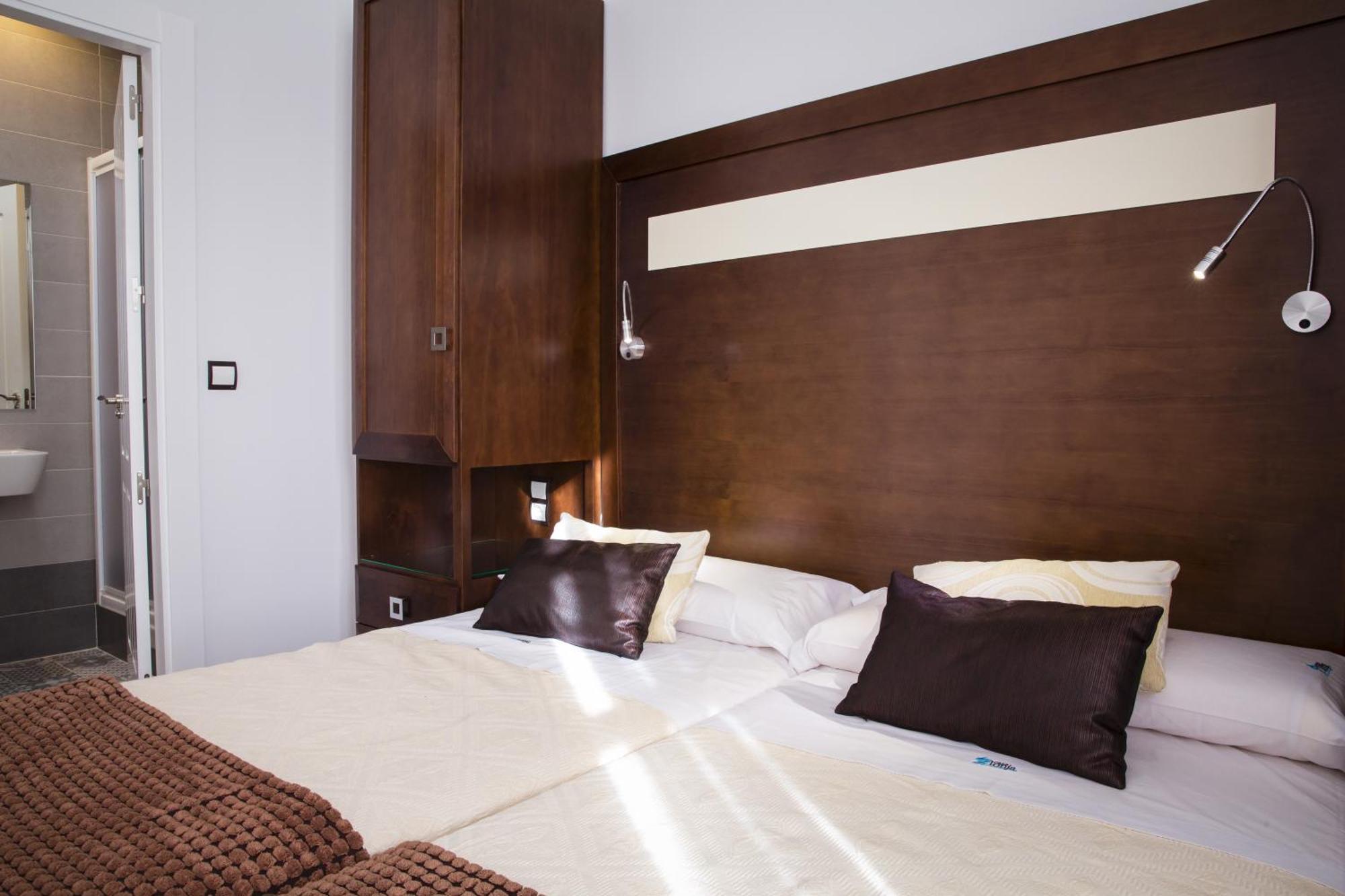 Apartamentos Casa De La Lonja غرناطة الغرفة الصورة
